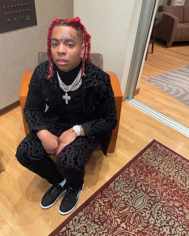 Lil Gotit outfit in Dolce & Gabbana and Jordan, 2021