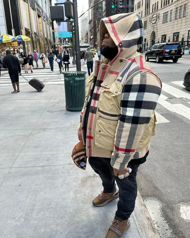 Rod Wave outfit in G-Star RAW and Burberry, 2021