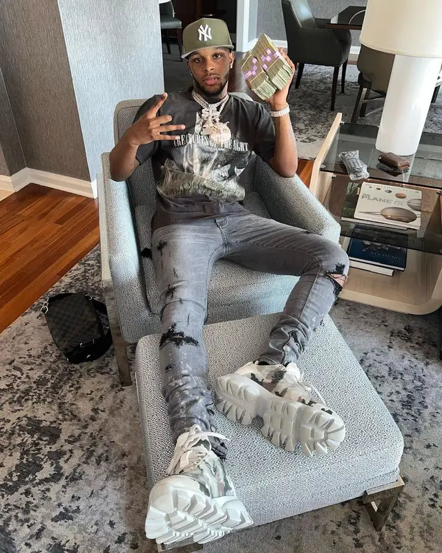 Toosii outfit in Dead Than Cool, Prada, and New Era, 2021