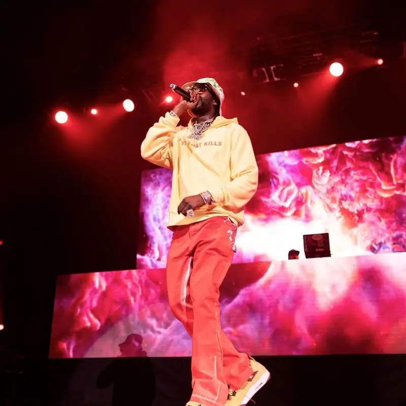 2 Chainz outfit in Supreme, Gucci, and Gallery Dept., 2021