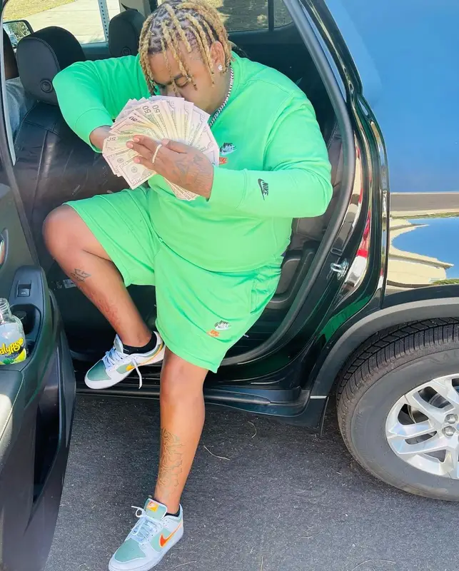 Big Yavo outfit in Nike, 2021