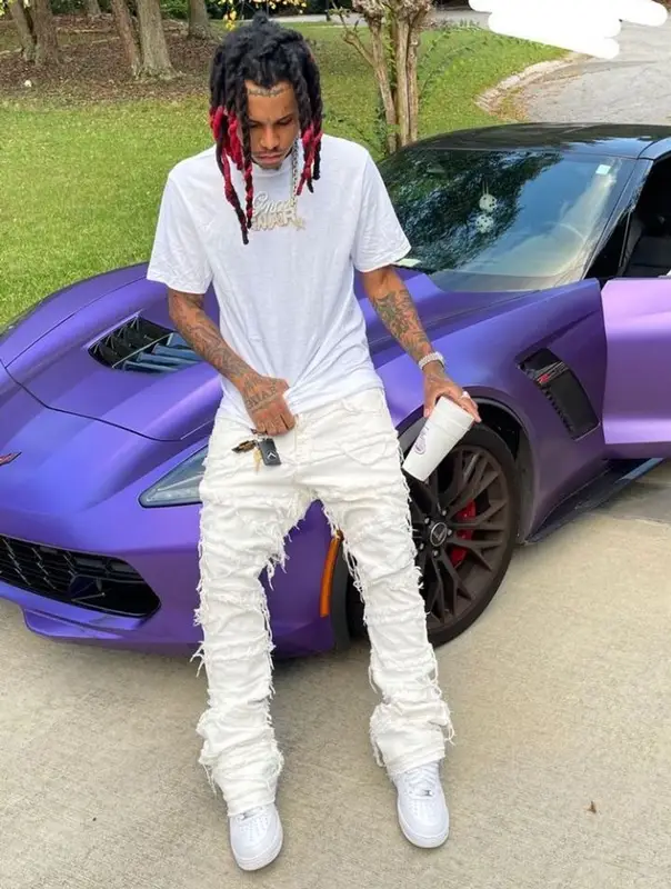 Lil Gnar outfit in Hanes, Valabasas, and Nike, 2021