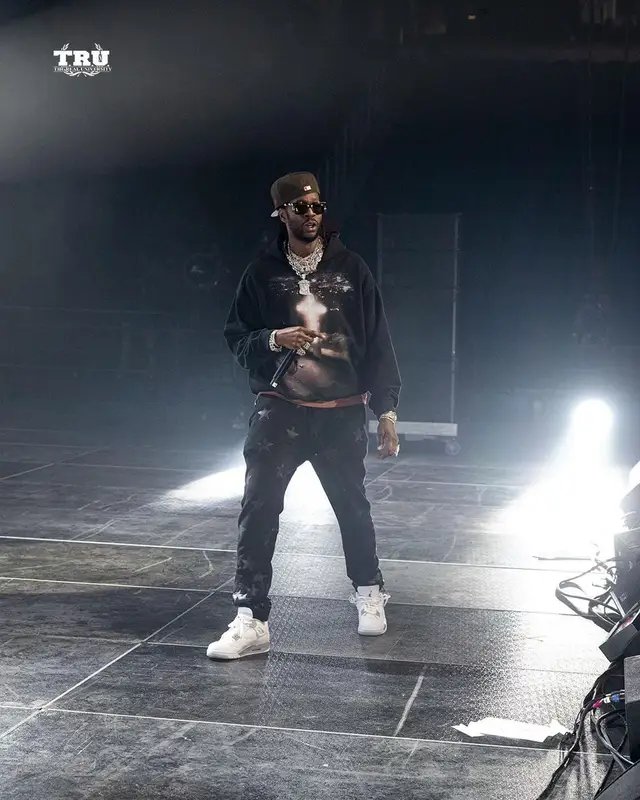 2 Chainz outfit in Amiri, New Era, and Chemist, 2021