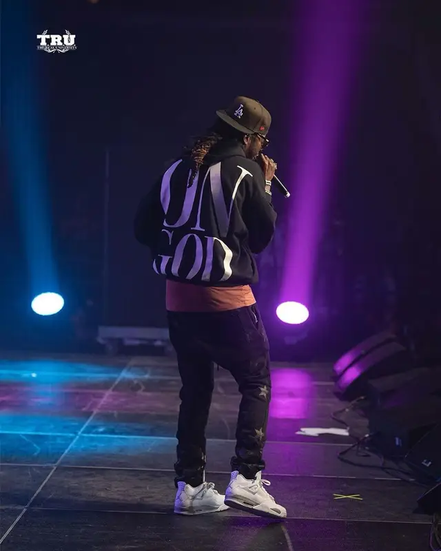 2 Chainz outfit in Amiri, New Era, and Chemist, 2021