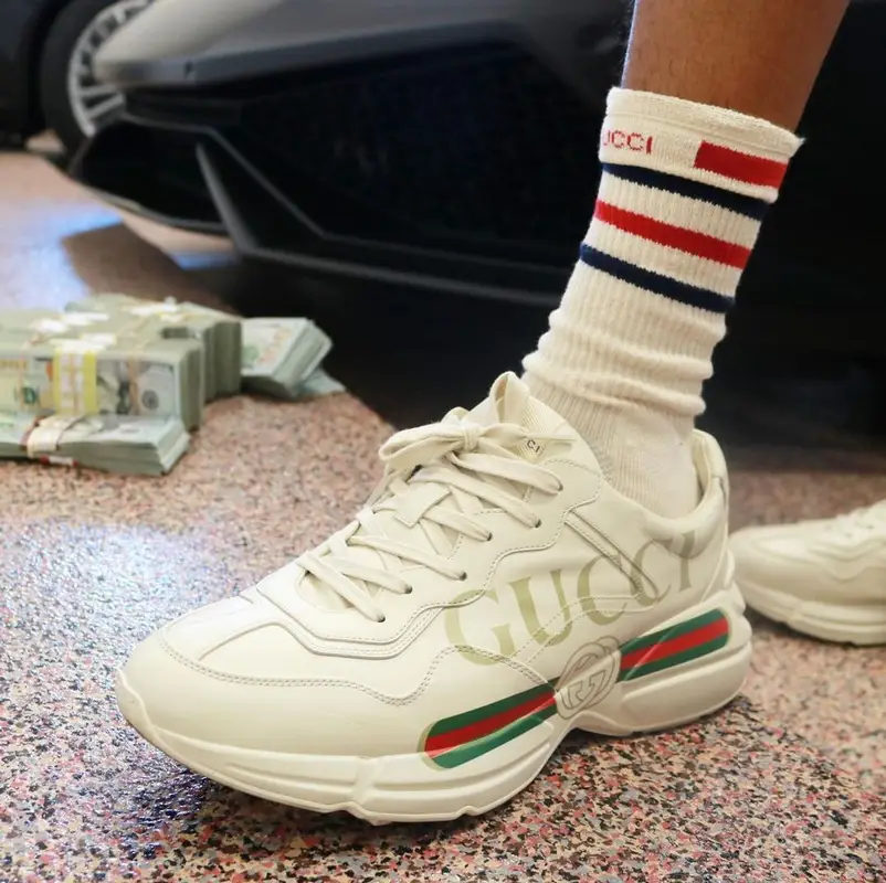 Mazi Vs outfit in Gucci and New Era, 2021