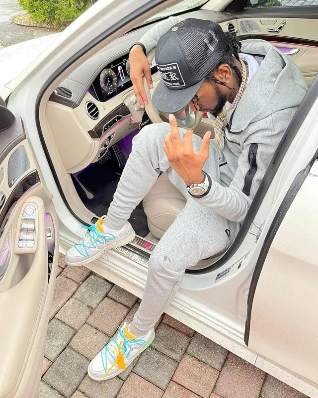 Ron Suno outfit in Nike, Off-White, and Chrome Hearts, 2021