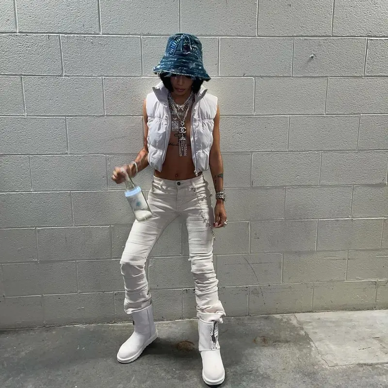 Coi Leray outfit in Valabasas, Evisu, and Who Decides War, 2021