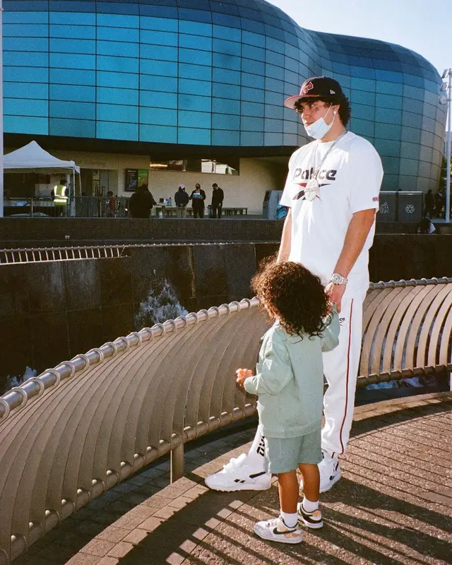 OhGeesy outfit in Palace and Reebok, 2021