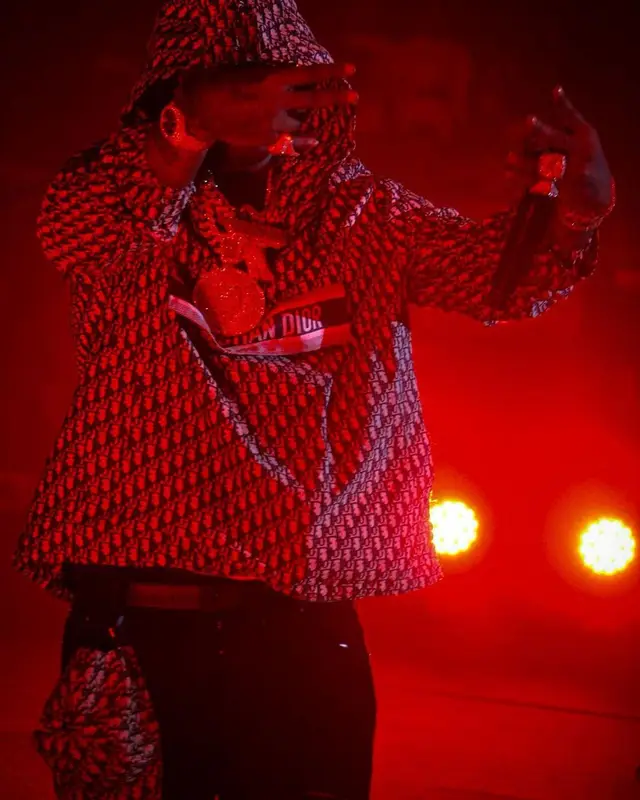 EST Gee outfit in Amiri, Cartier, and Dior, 2021
