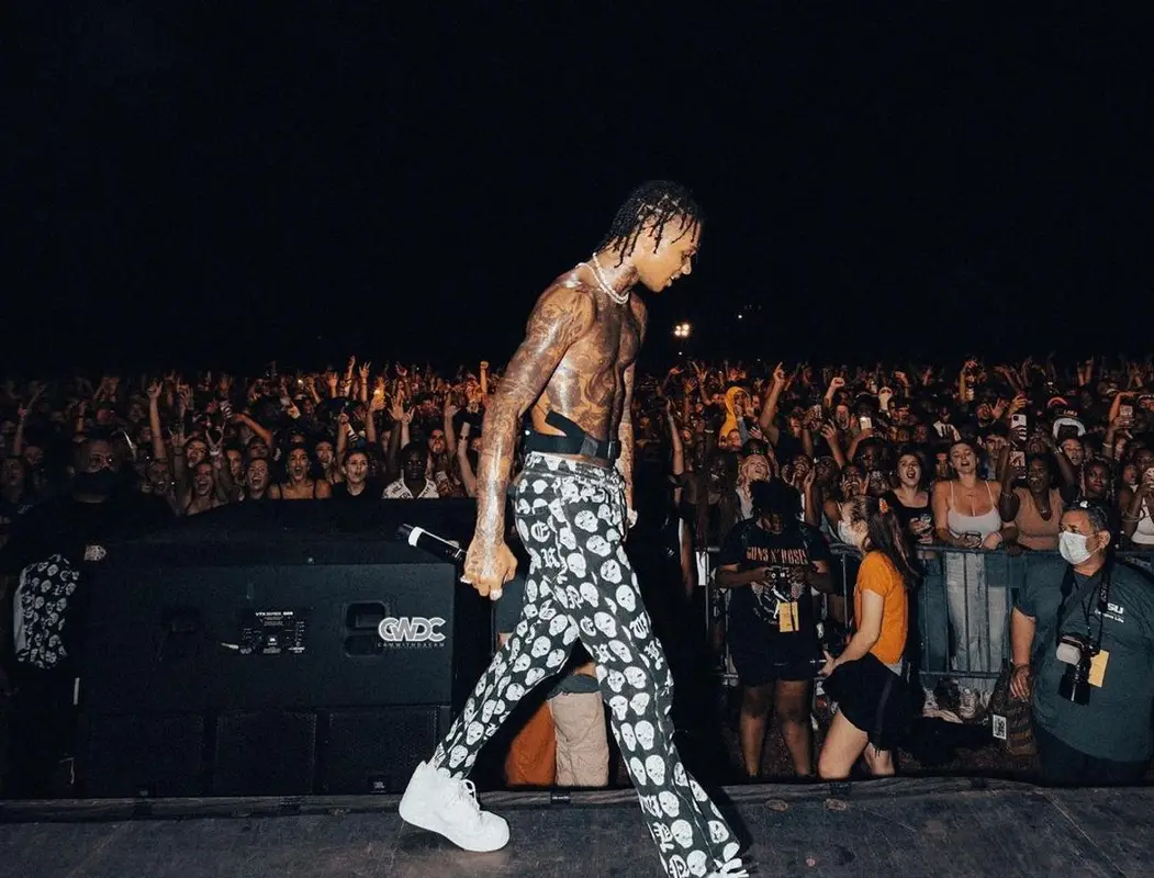 Swae Lee outfit in Vyner Articles, Nike, and Cartier, 2021