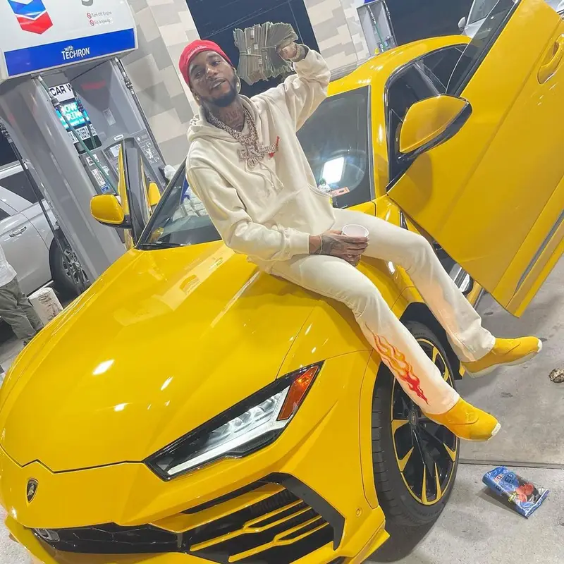Key Glock outfit in Supreme, Gallery Dept., and Mitchell & Ness, 2021