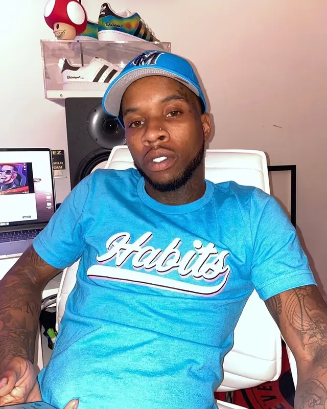 Tory Lanez outfit in Habits 365, 2021
