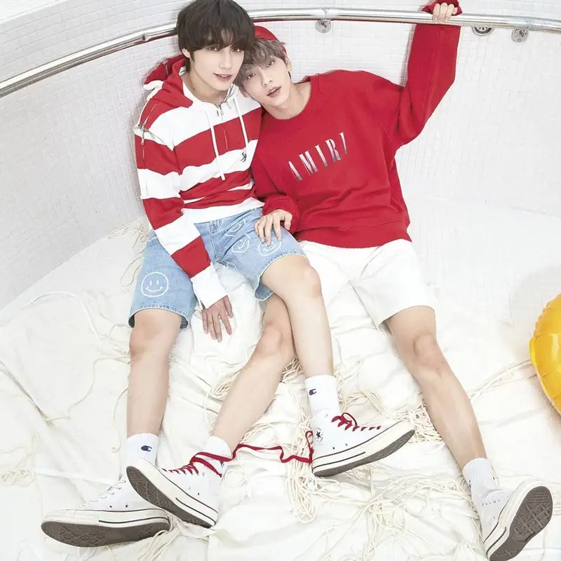 Hueningkai outfit in Burberry, Converse, and Champion, 2020