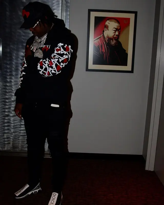 EST Gee outfit in Amiri, Dolce & Gabbana, and Cartier, 2021