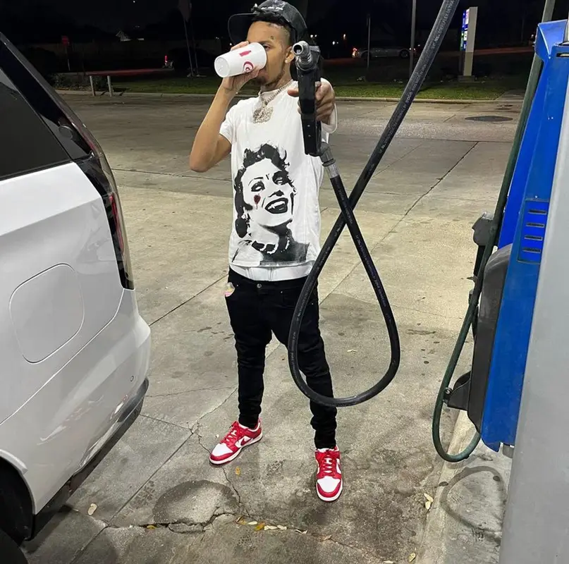 Stunna 4 Vegas outfit in Vlone, Amiri, and Nike, 2021