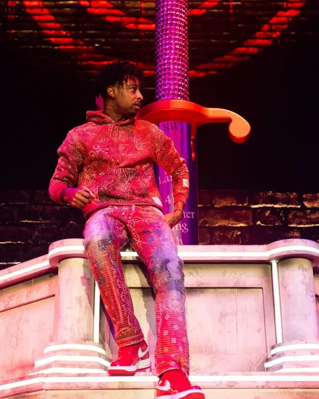 21 Savage outfit in Proleta Re Art and Nike, 2021