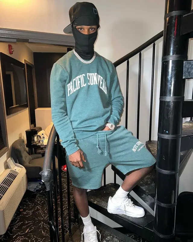 Toosii outfit in PacSun and Nike, 2021