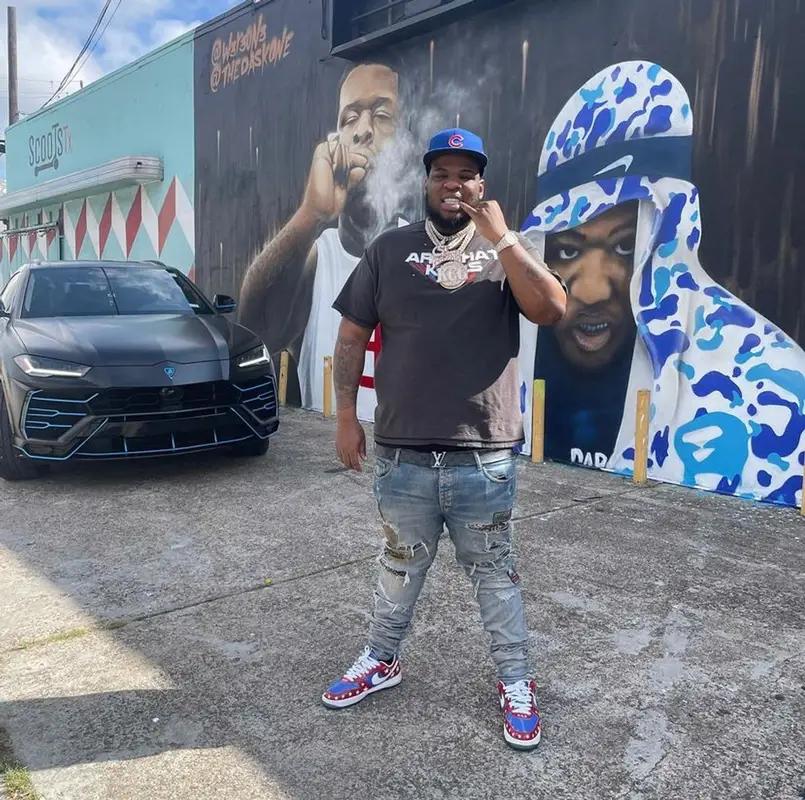 Maxo Kream outfit in Gallery Dept., Louis Vuitton, and New Era, 2021