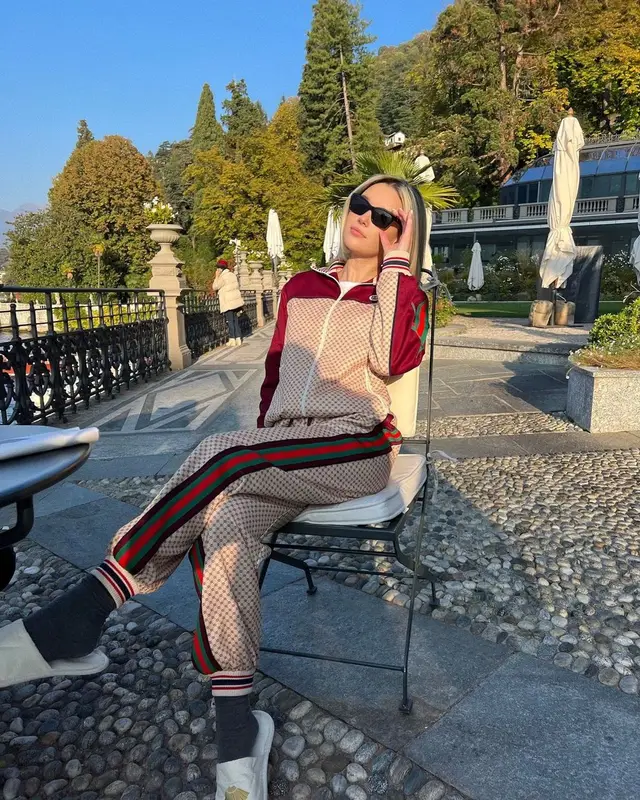 Sarah Snyder outfit in Gucci, 2021