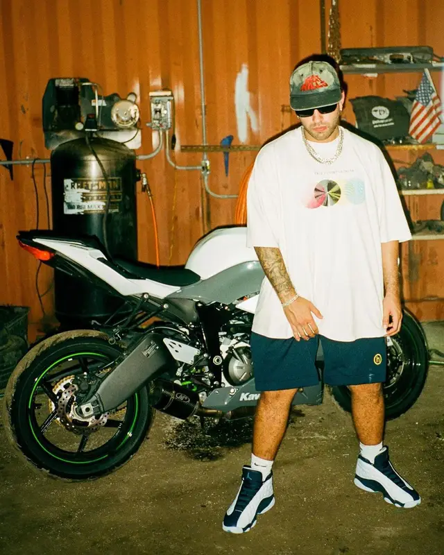 Feid outfit in Feid Merch, Hidden, and Gallery Dept., 2021