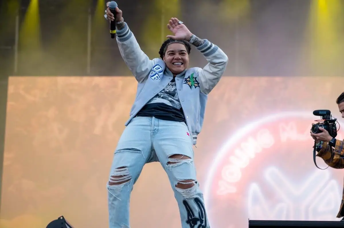 Young M.A outfit in Off-White, Nike, and Louis Vuitton, 2021