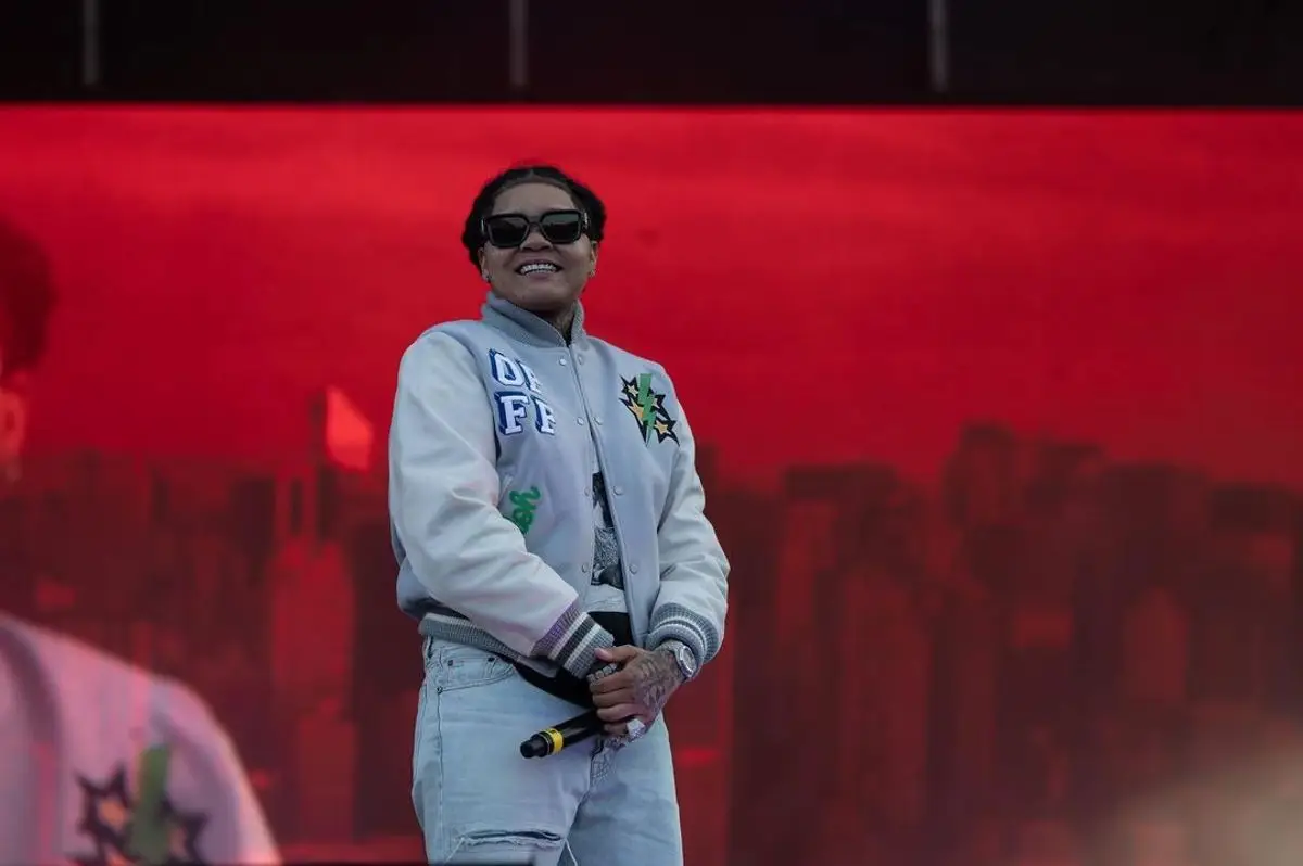 Young M.A outfit in Off-White, Nike, and Louis Vuitton, 2021