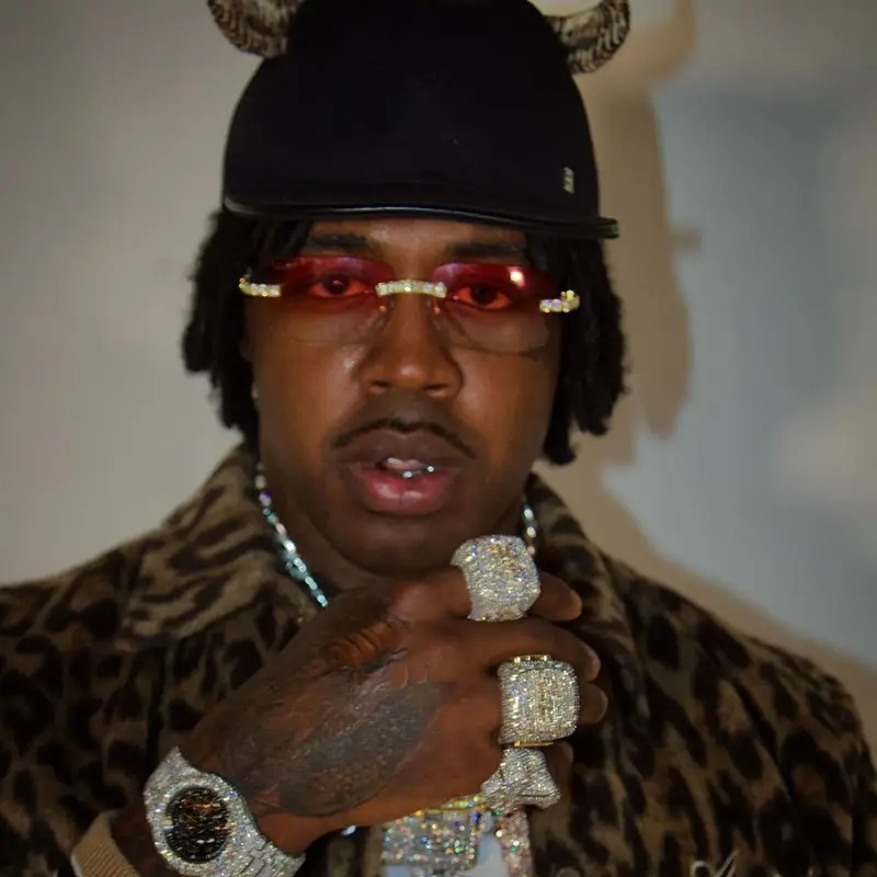 EST Gee outfit in Amiri, Cartier, and Givenchy, 2021