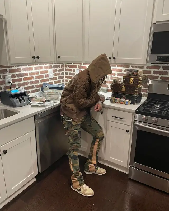 Lil Durk outfit in Burberry, Mastermind, and Valabasas, 2021