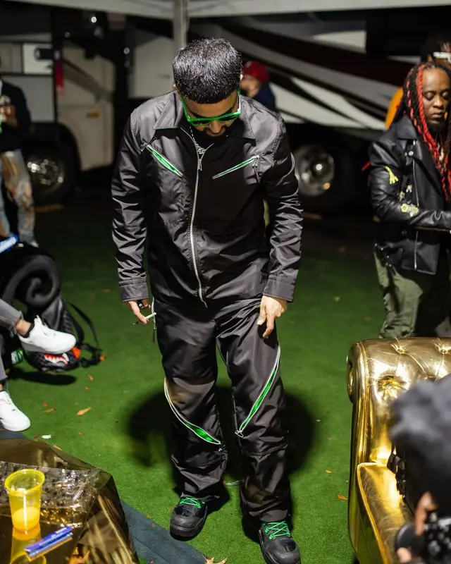 Nav outfit in Bottega Veneta, 2021