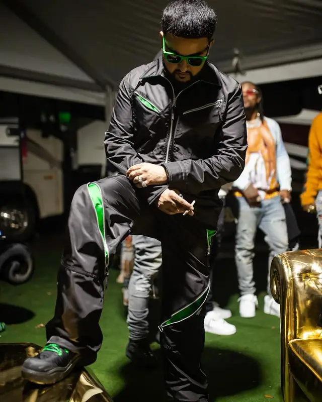Nav outfit in Bottega Veneta, 2021