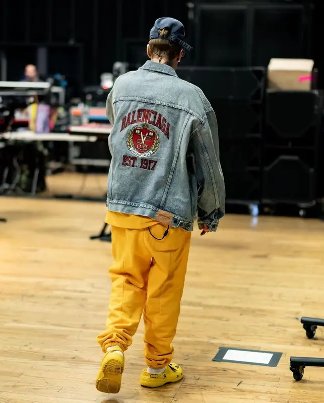 Justin Bieber outfit in Balenciaga, Drew House, and Crocs, 2021