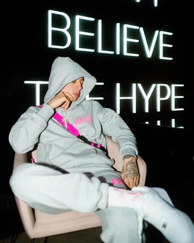 Central Cee outfit in Limo Boyz, Nike, and Louis Vuitton, 2021