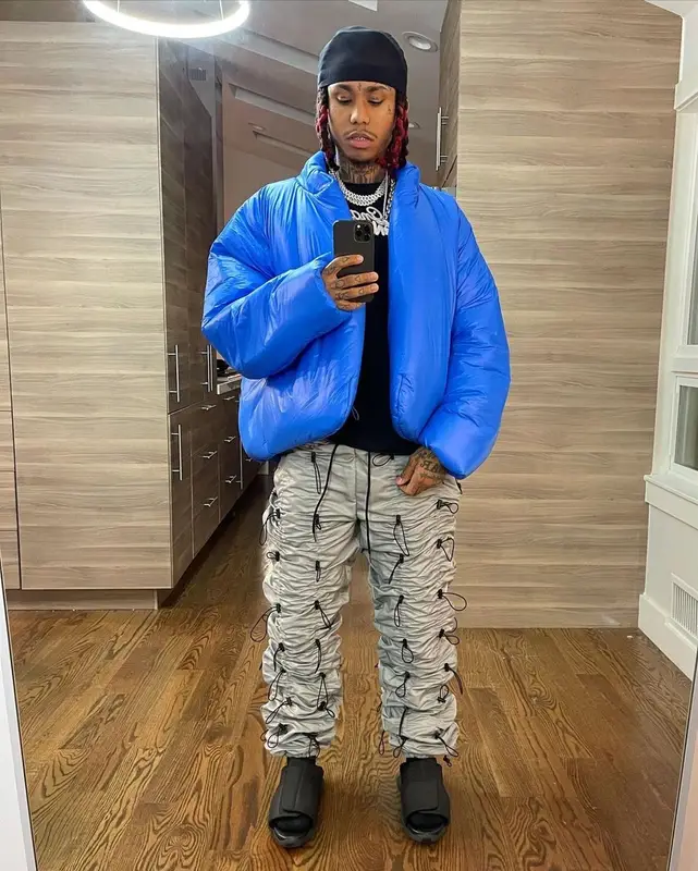 Lil Gnar outfit in Yeezy, Nike, and GAP, 2021