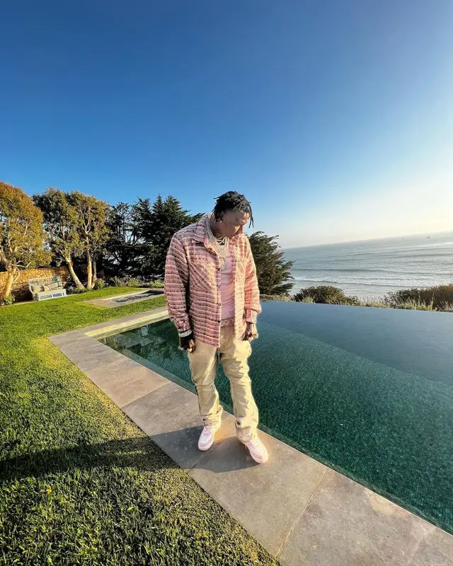 Moneybagg Yo outfit in EPTM, Louis Vuitton, and Audemars Piguet, 2021
