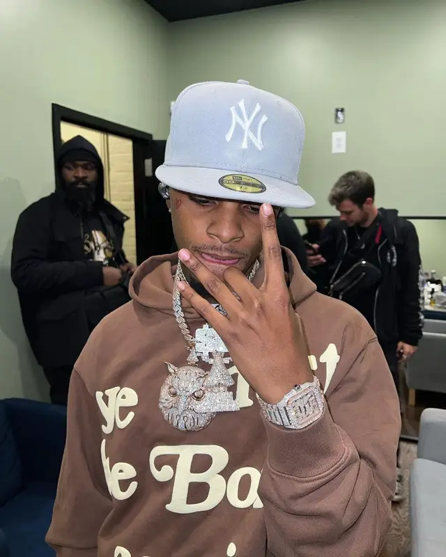Toosii outfit in Cactus Plant Flea Market, Supreme, and New Era, 2021