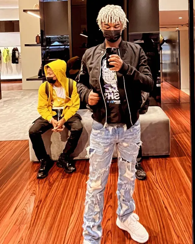 Ken Carson outfit in Rick Owens, Vlone, and Maison Mihara Yasuhiro, 2021