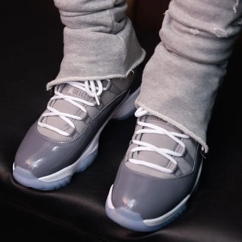 Fabolous outfit in Amiri, Jordan, and Off-White, 2021
