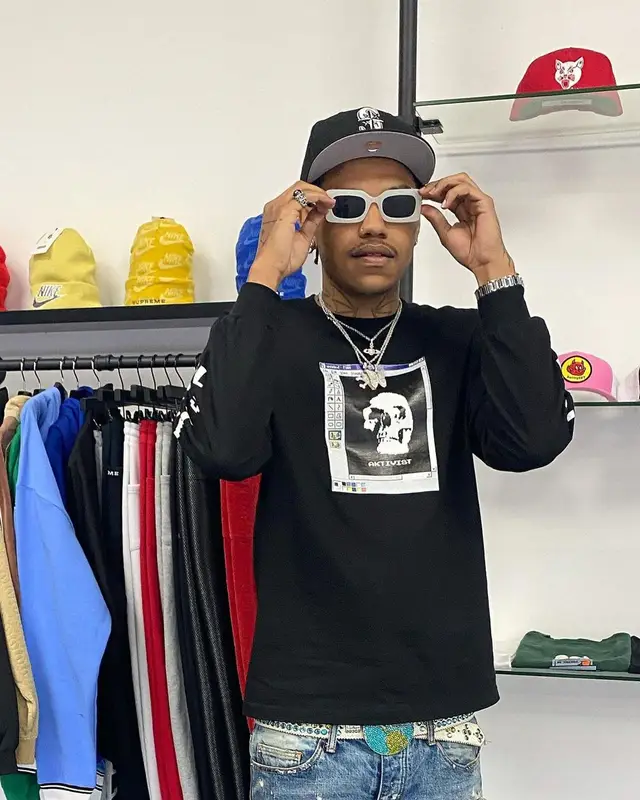 Lil Raven outfit in Nike, B.B. Simon, and New Era, 2021