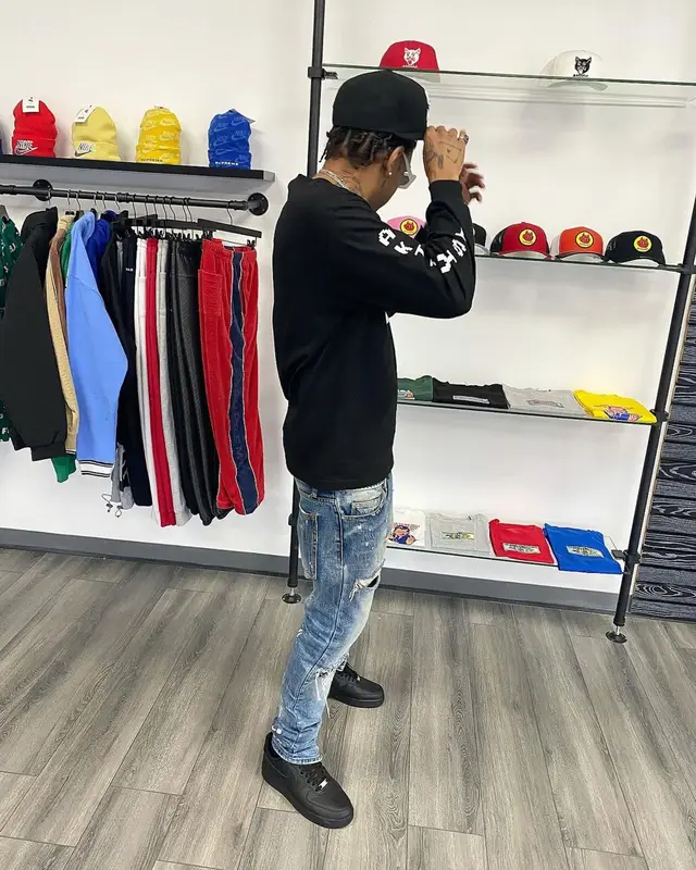 Lil Raven outfit in Nike, B.B. Simon, and New Era, 2021
