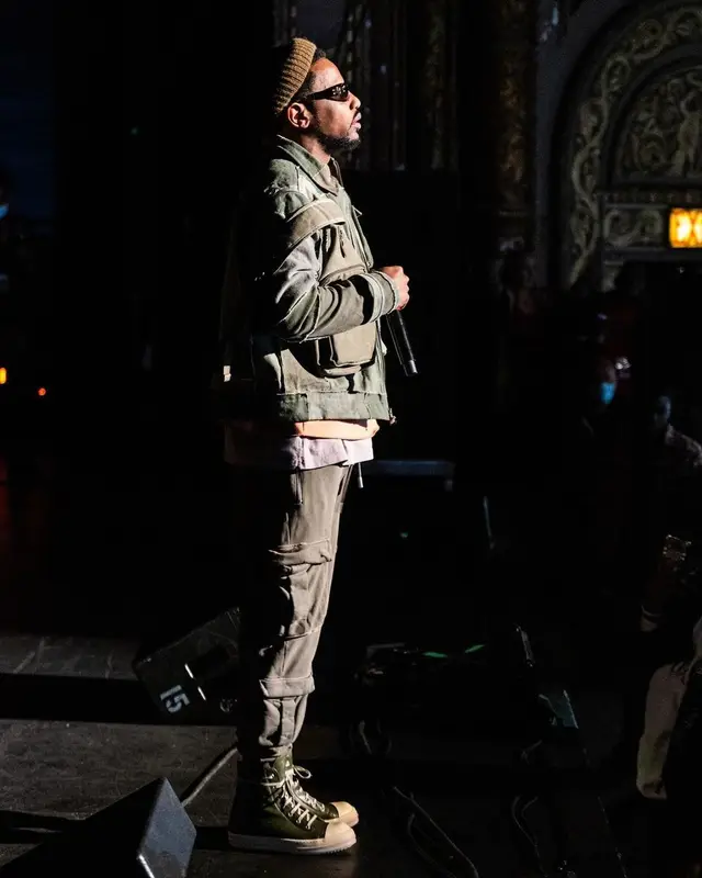 Fabolous outfit in Jon Stan, Off-White, and Balenciaga, 2021