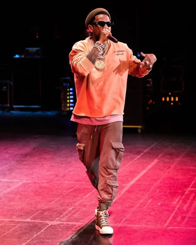 Fabolous outfit in Jon Stan, Off-White, and Balenciaga, 2021