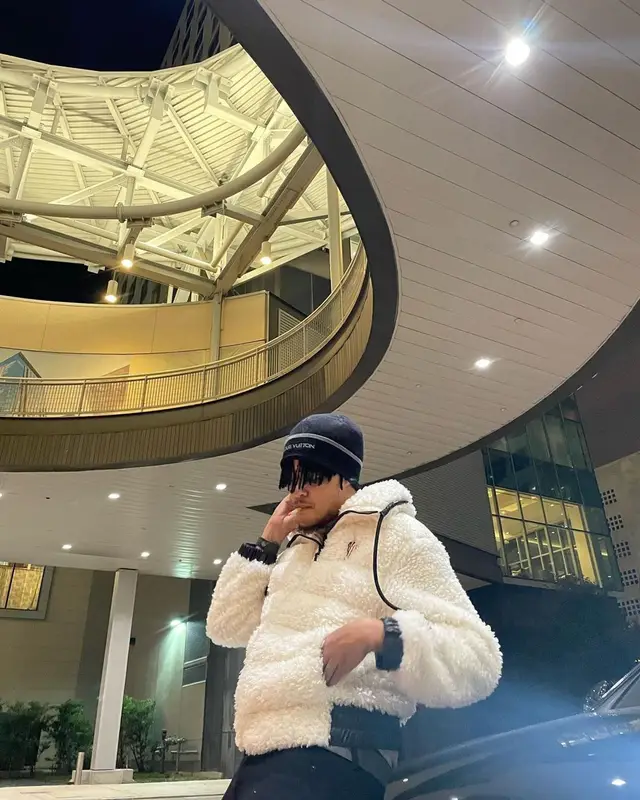 Summrs outfit in Moncler, Ksubi, and Louis Vuitton, 2021
