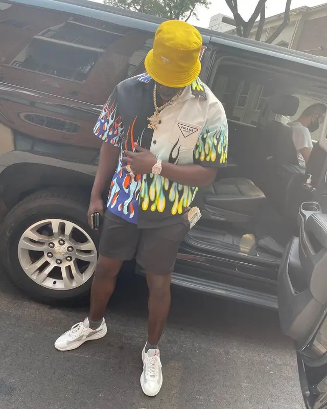 G4 Boyz Buggy outfit in Prada, 2021