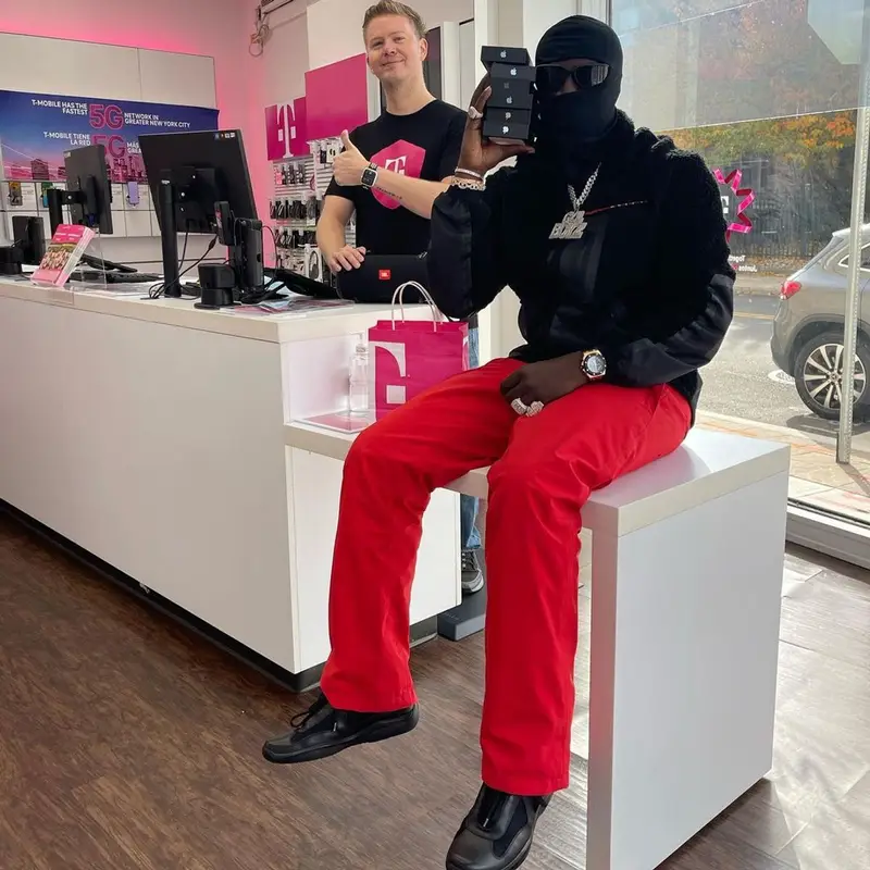 G4 Boyz Buggy outfit in Prada, 2021
