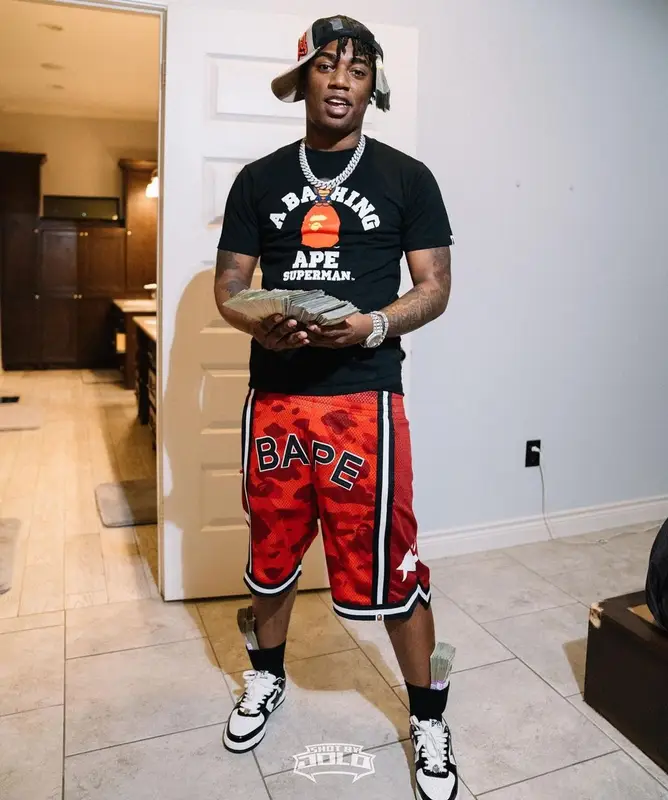 Fredo Bang outfit in Bape and DC, 2021