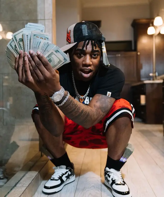 Fredo Bang outfit in Bape and DC, 2021