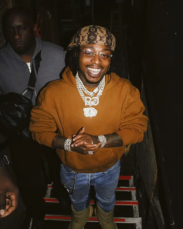Jacquees outfit in Yeezy, Cartier, and Louis Vuitton, 2021