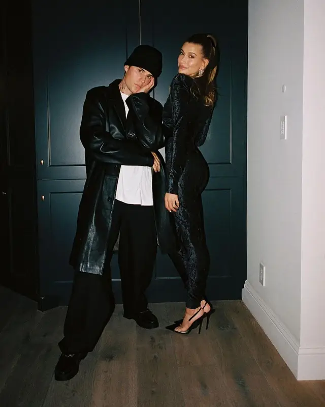 Justin Bieber outfit in Jacquemus, Jimmy Choo, and X Karla, 2021