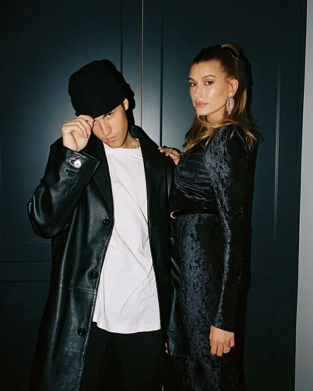 Justin Bieber outfit in Jacquemus, Jimmy Choo, and X Karla, 2021