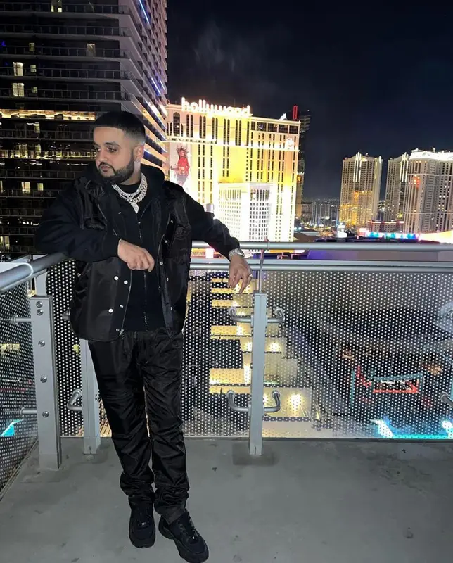 Nav outfit in Rta and Chanel, 2021